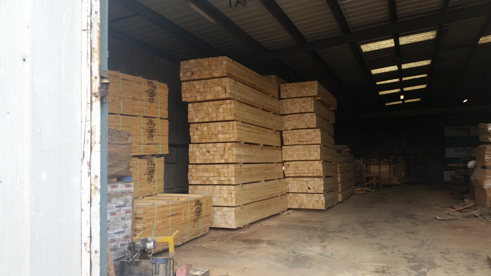 Custom-cut hardwood and SYP lumber from King Pallet Company, Liberty, SC, photo 7
