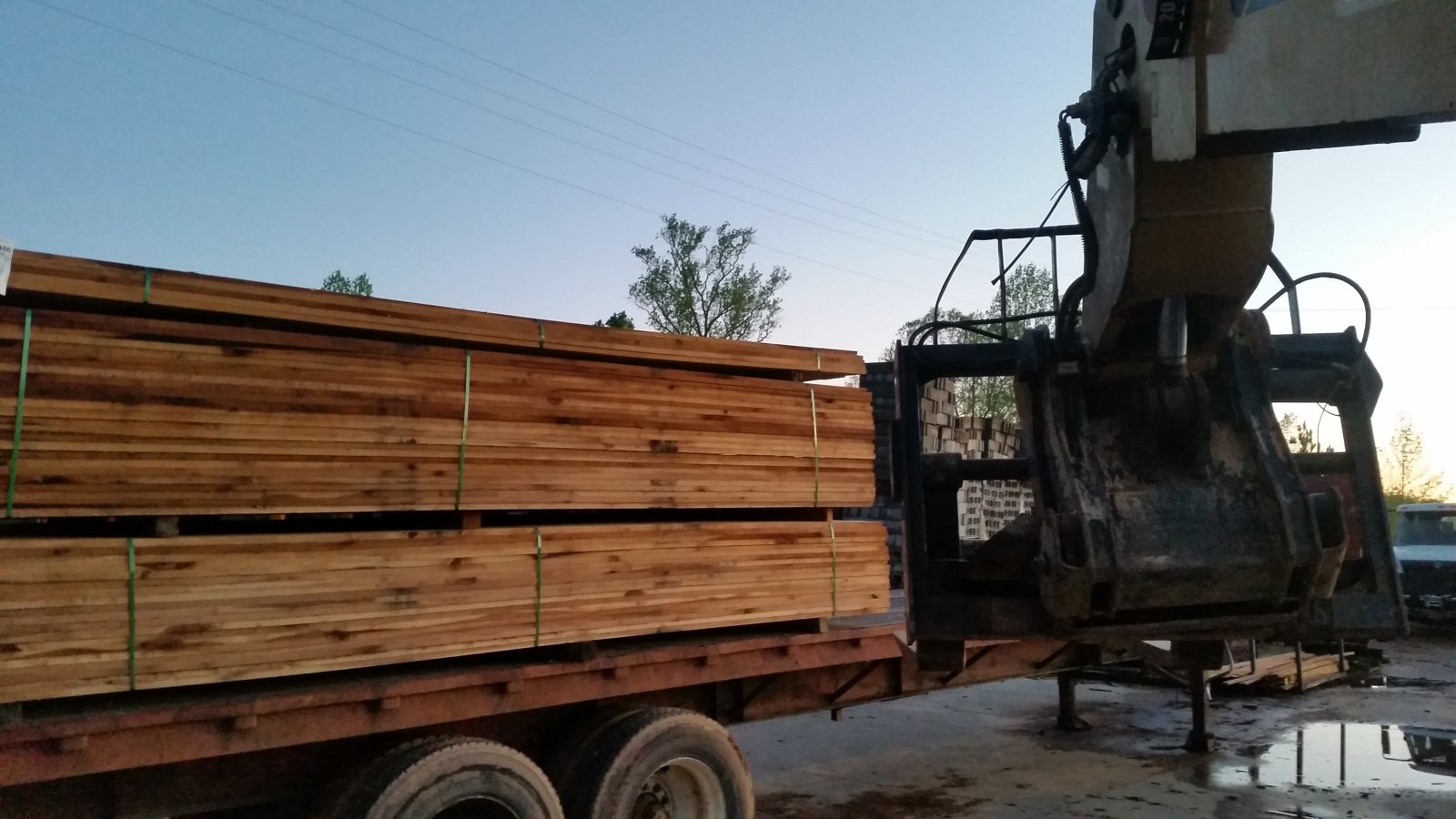 Custom-cut hardwood and SYP lumber from King Pallet Company, Liberty, SC, photo 8