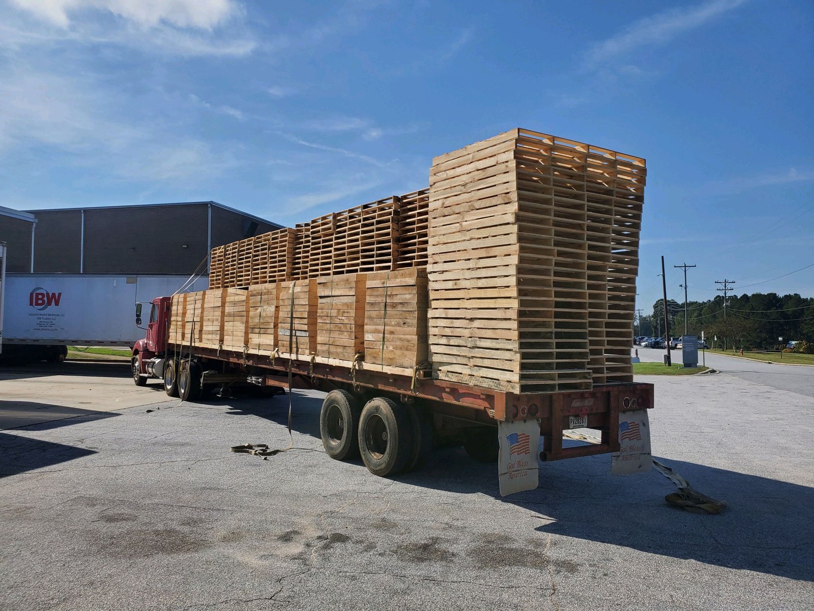 Custom wood pallet built by King Pallet Company in Liberty, SC, photo 1