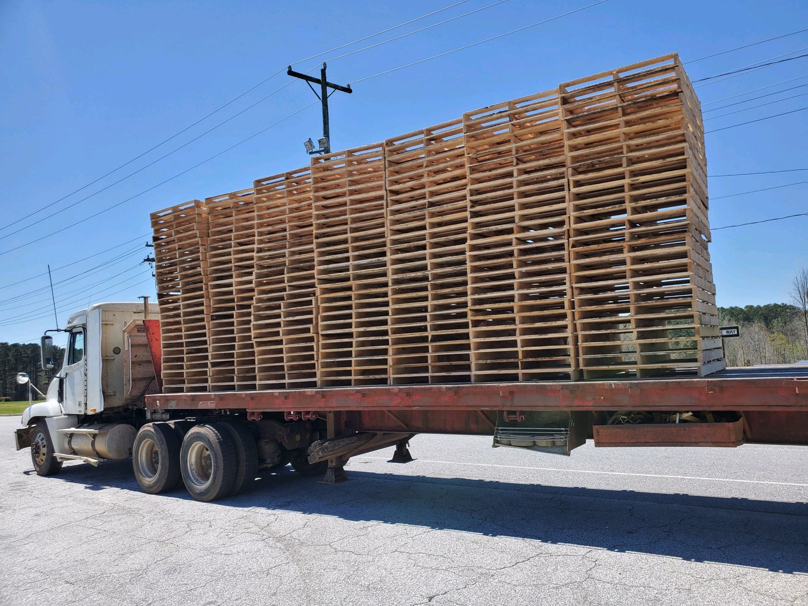 Custom wood pallet built by King Pallet Company in Liberty, SC, photo 2