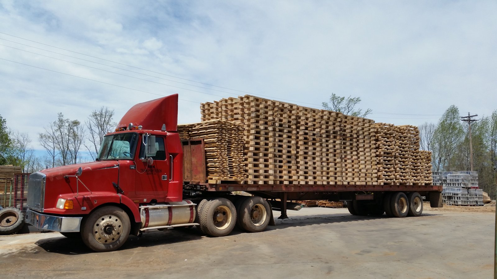 Custom wood pallet built by King Pallet Company in Liberty, SC, photo 5