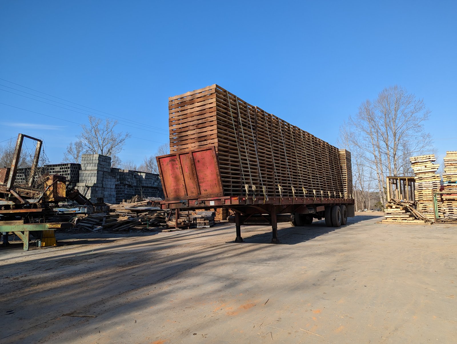 Custom wood pallet built by King Pallet Company in Liberty, SC, photo 24