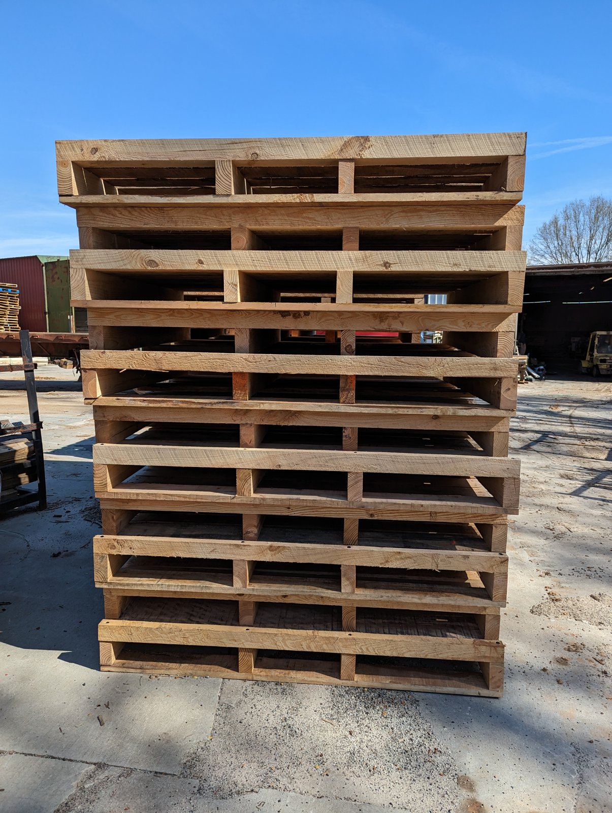Custom wood pallet built by King Pallet Company in Liberty, SC, photo 25